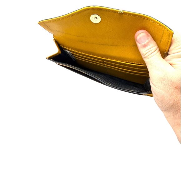 Steve Madden Yellow Leather Wallet With Snap Closure & Zipper Pocket - Picture 8 of 8